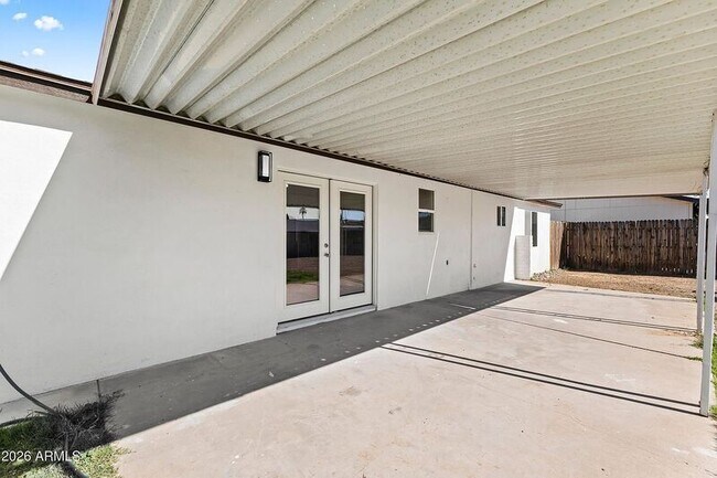 Building Photo - 3763 E Evans Dr