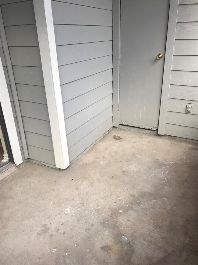 Building Photo - 12166 Metric Blvd