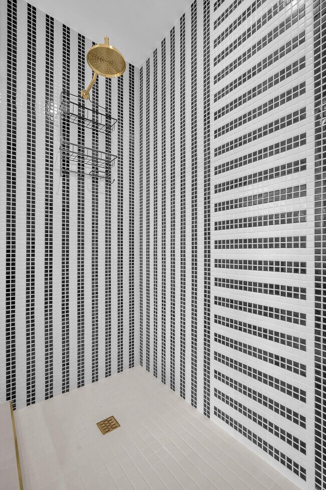 Building Photo - 2700 NW 2nd Ave