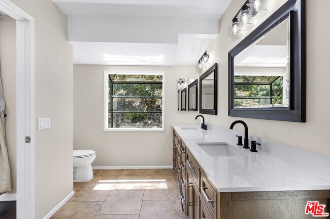 Building Photo - 26572 Academy Dr