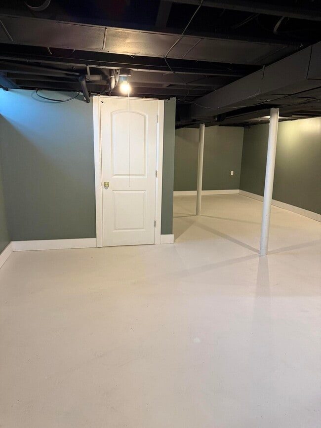 Building Photo - 16540 Marlowe St