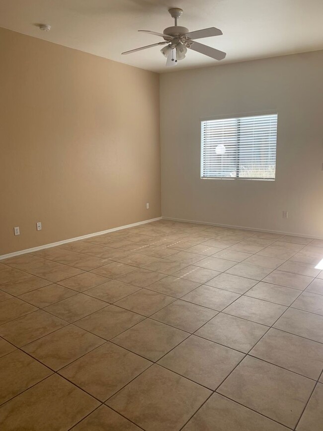 Interior Photo - Casitas De Flores