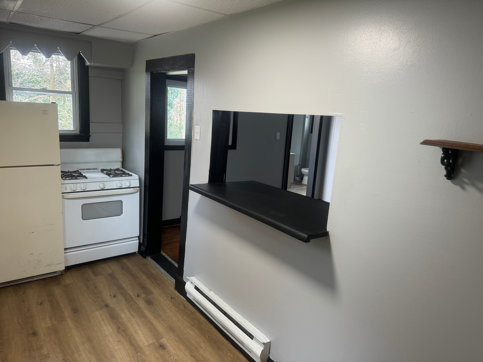 Building Photo - 210 Locust Ave