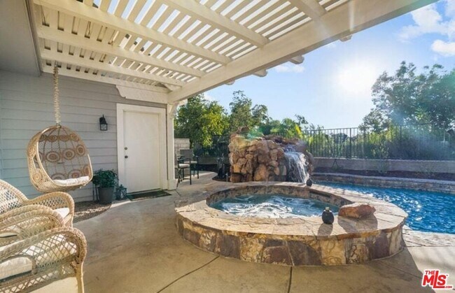 Building Photo - 26068 Charonne Ct