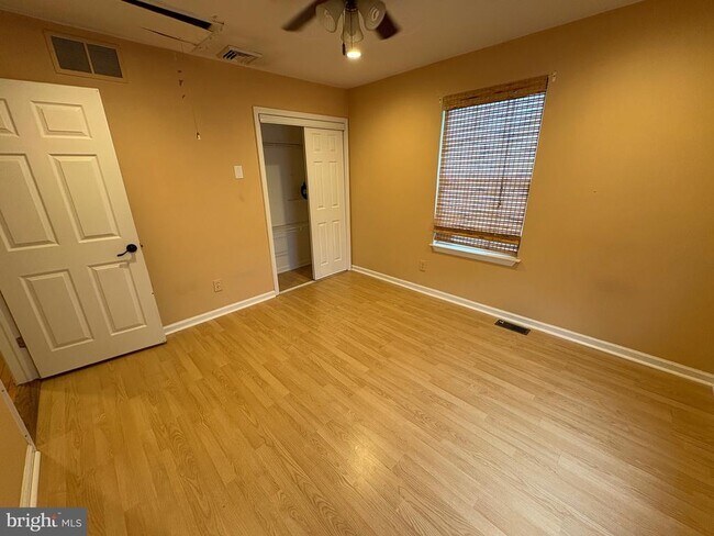 Building Photo - 394 Croshaw Rd