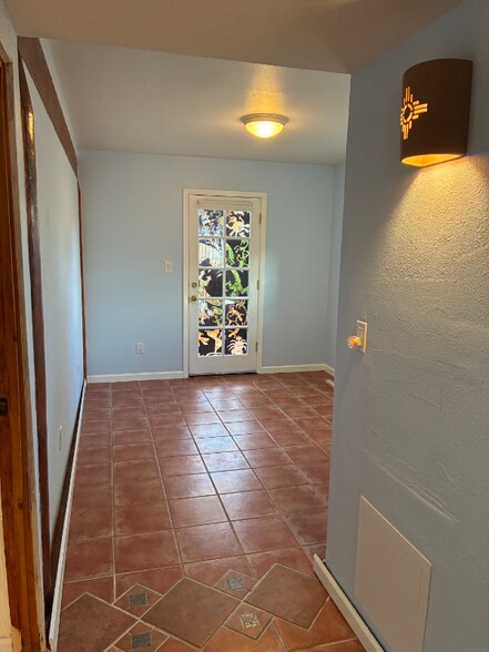 Building Photo - 723 Agua Fria St