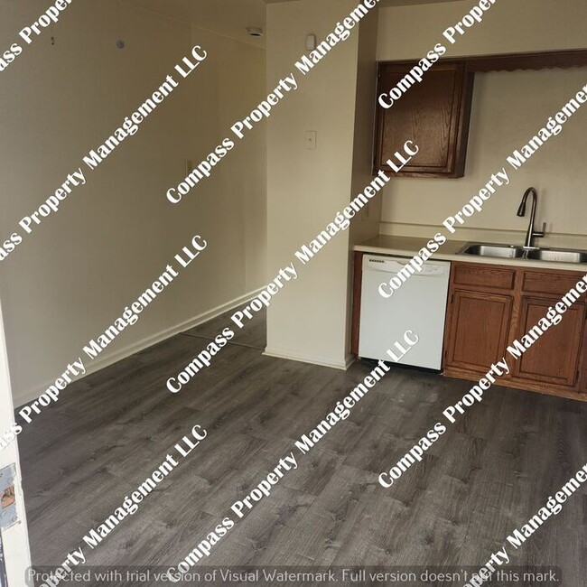 Building Photo - $1395- 3 Bed, 2 Bath Townhouse - Coatesville