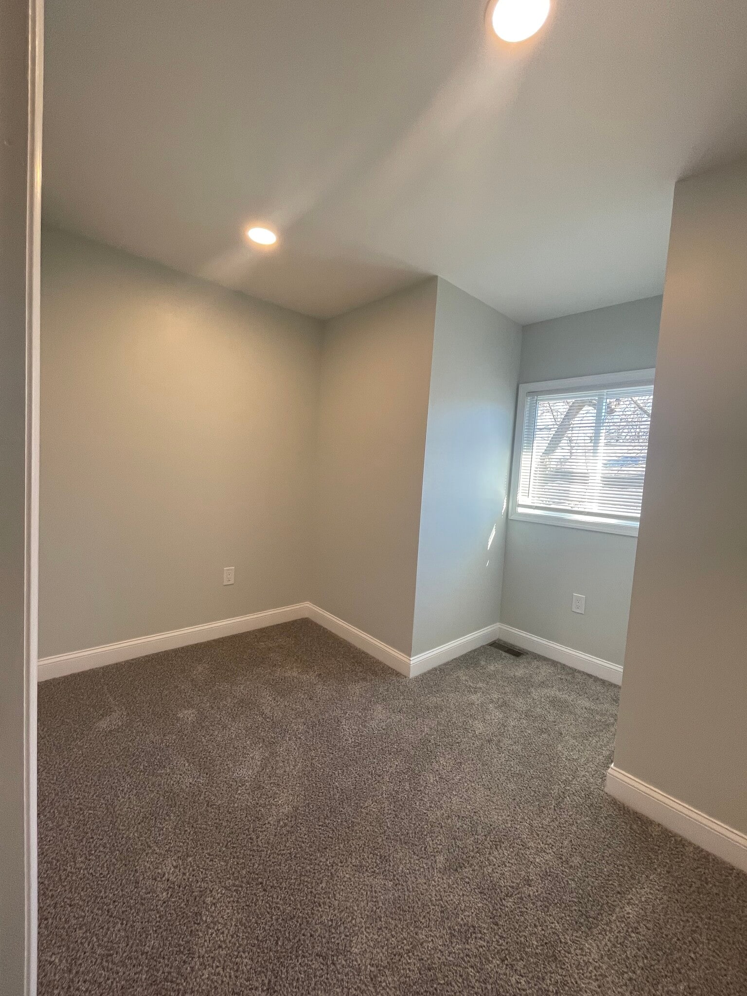 Second Floor Bedroom - 557 W Graisbury Ave
