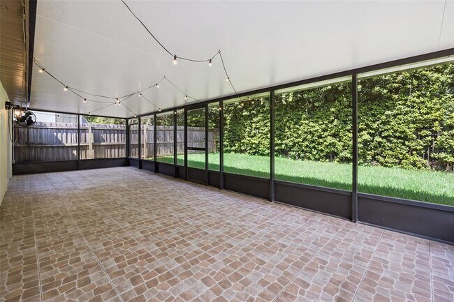 Building Photo - 7301 Spring Villas Cir