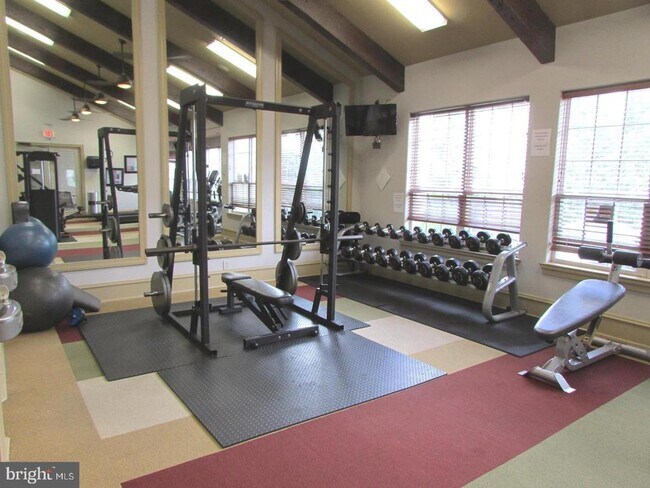 Building Photo - 12945 Centre Park Cir