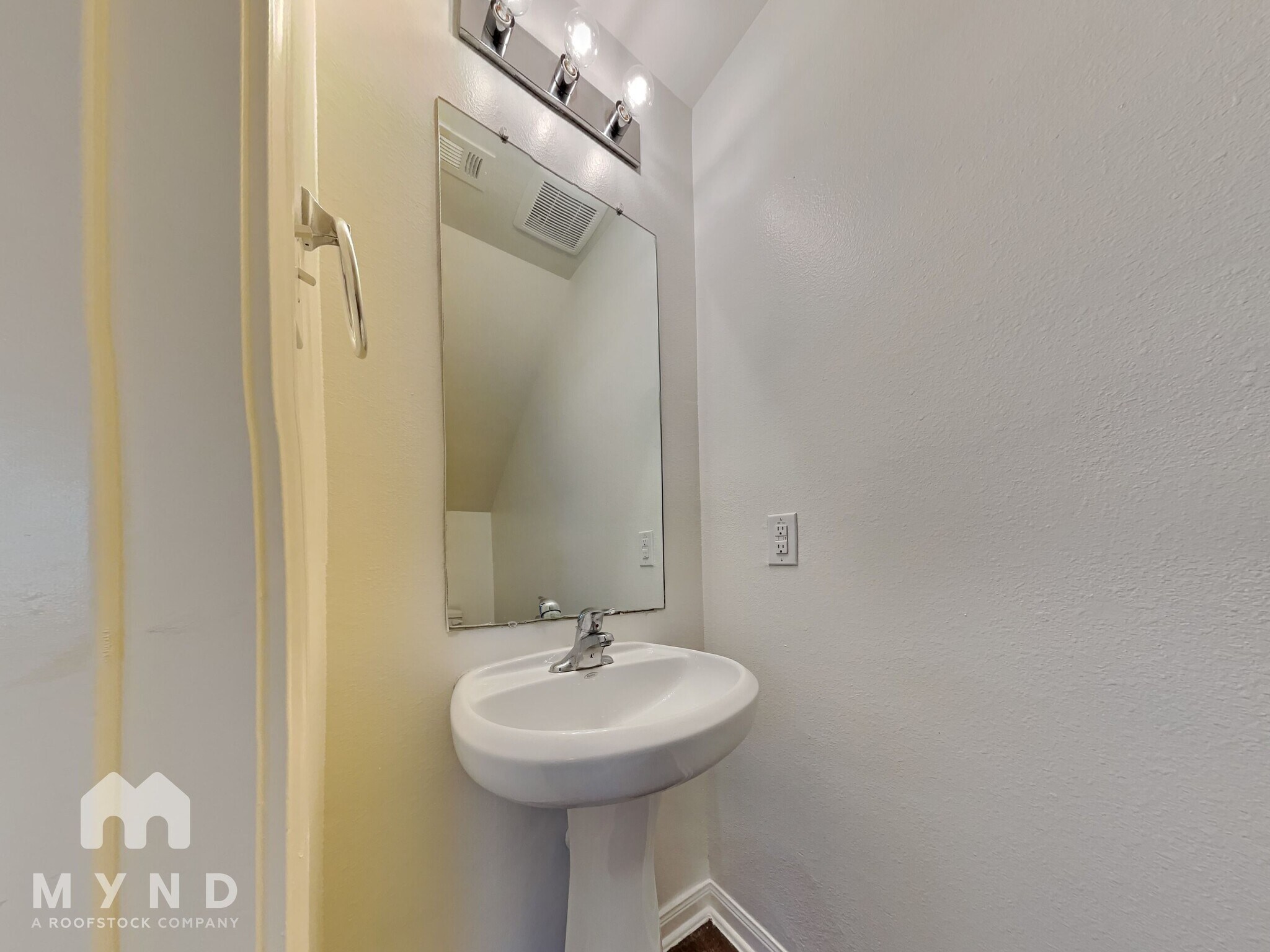 Building Photo - 6110 Coral Cv Rd