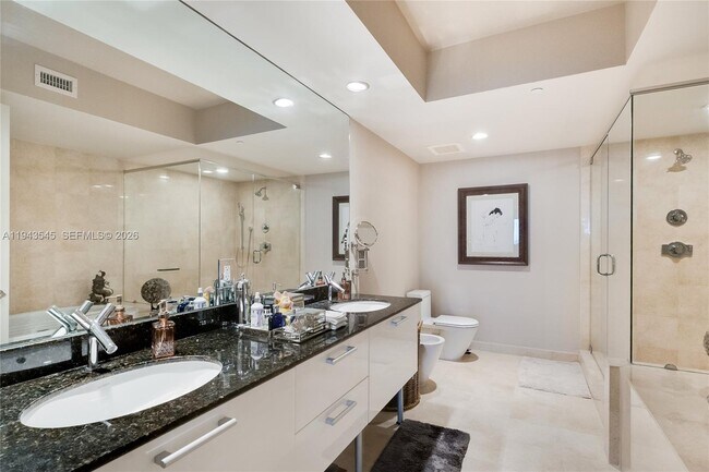 Building Photo - 17201 Collins Ave