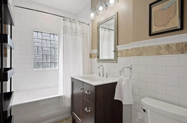 Building Photo - 5000 Zenith Ave S