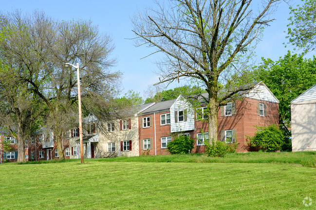 Primary Photo - Riverside Terrace Apartments