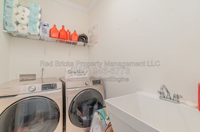 Building Photo - 12917 Hindcross Dr