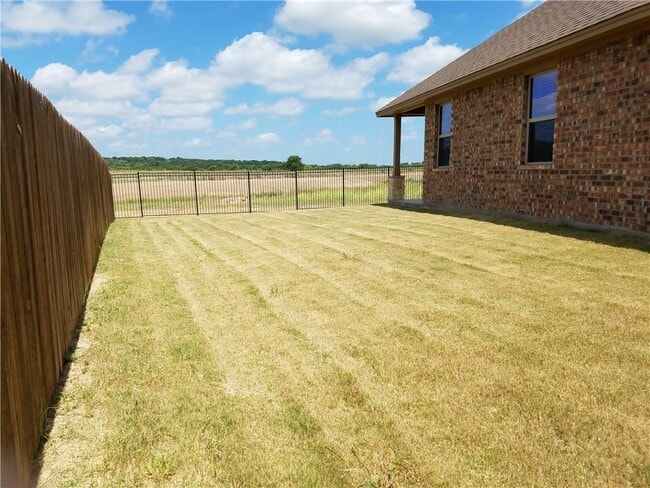 Building Photo - 743 Easton Dr