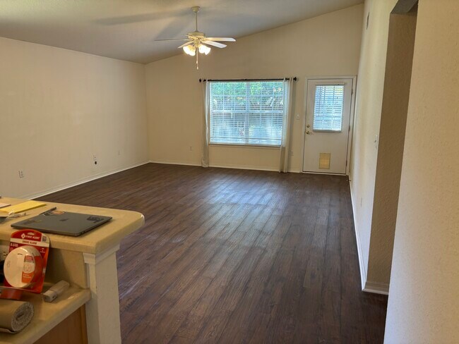 Building Photo - 224 Talquin Cove
