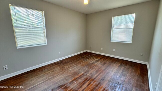 Building Photo - 6536 Anvers Blvd S