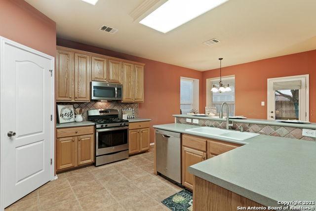 Building Photo - 8415 Spicewood Bend