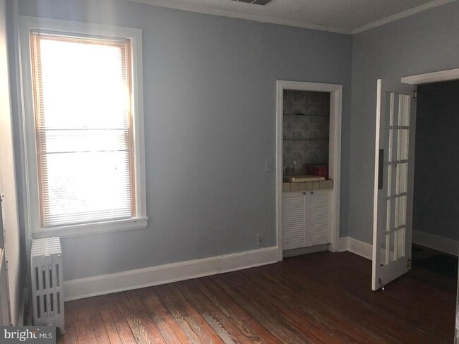 Building Photo - 824 N 21st St