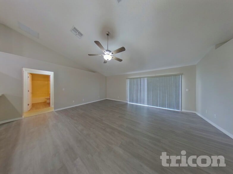 Building Photo - 1026 Sandhill St