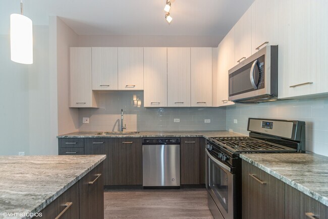 Building Photo - 18w070 Royce Blvd