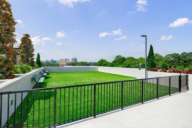 Building Photo - 2425 Peachtree Rd