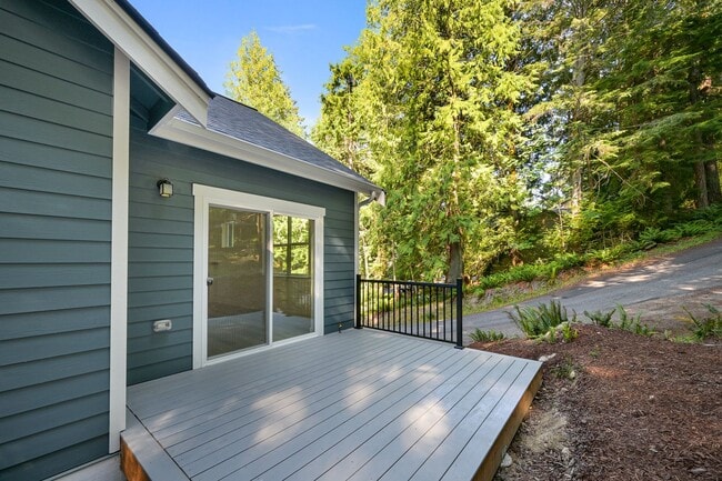Building Photo - Modern 3BD/2.5BA Home in Sudden Valley – B...