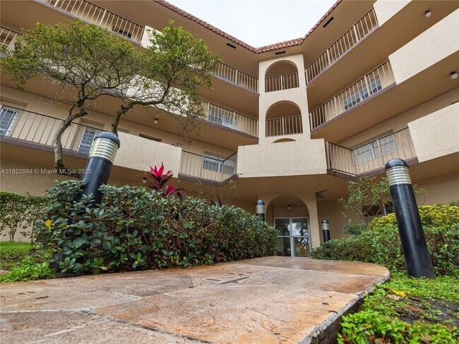Building Photo - 6300 S Falls Cir Dr