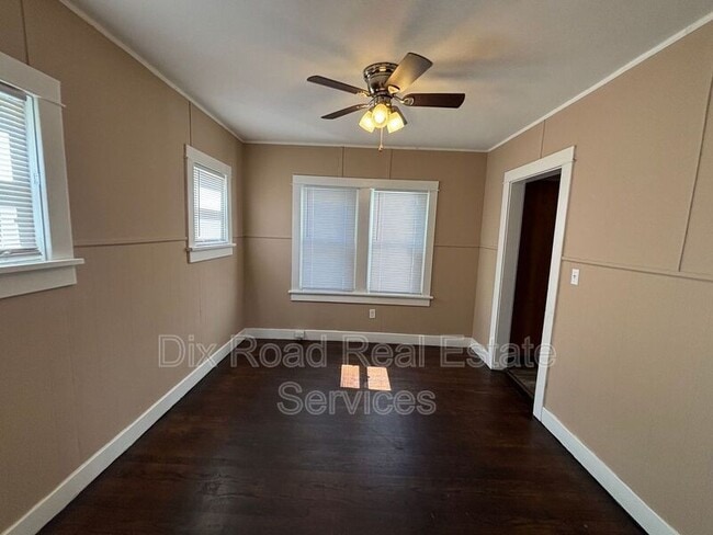 Building Photo - 135 Gramont Ave