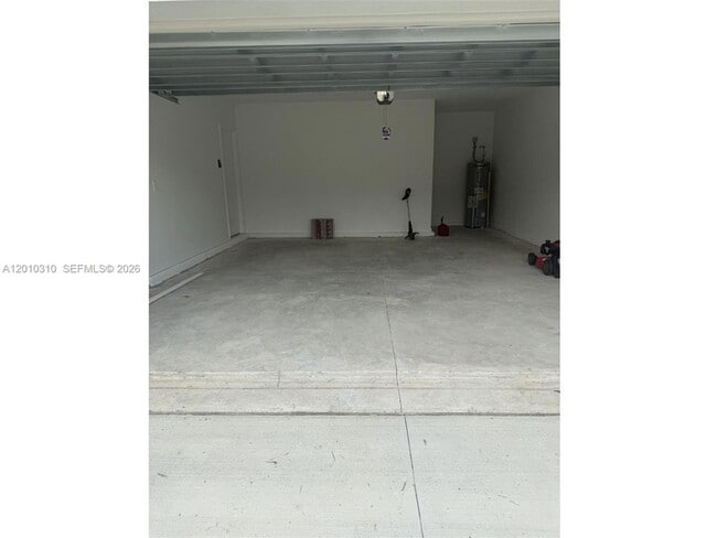 Building Photo - 5423 Meadow Walk Dr