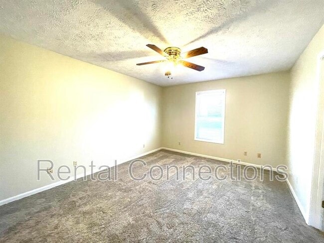 Building Photo - 703 Joseph Ln