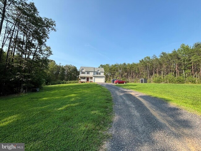 Building Photo - 16209 Round Hill Rd