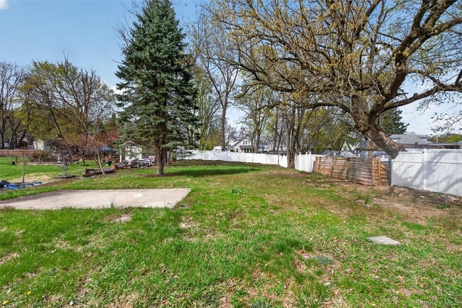 Building Photo - 62 Poplar St