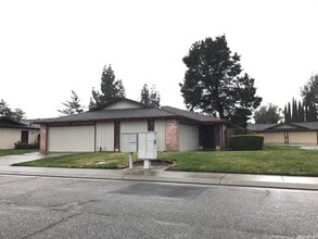 Building Photo - 1541 Silver Creek Cir
