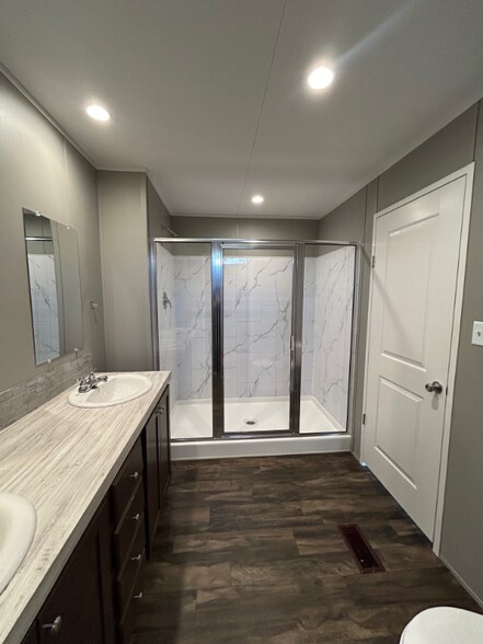 Building Photo - 3200 S Highland Park Dr