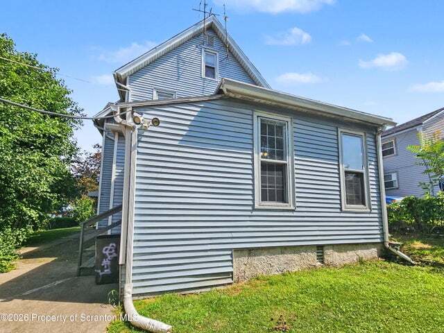Building Photo - 828 Cedar Ave