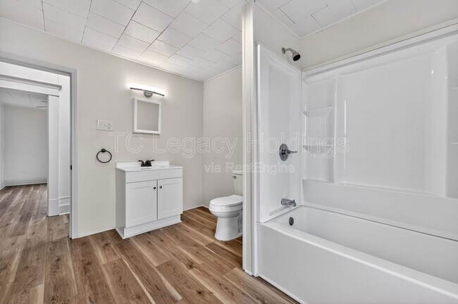 Building Photo - 1409 Hamill Ave