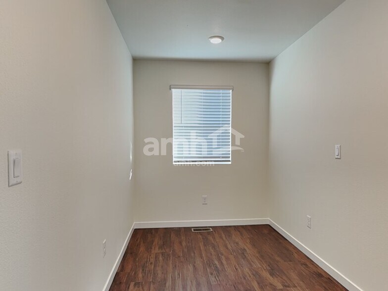 Building Photo - 6054 Walleye Dr