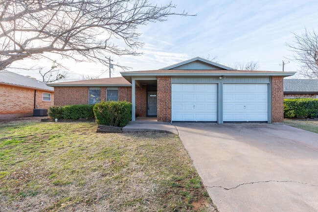 Building Photo - 5725 Quail Run St