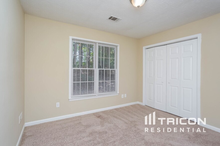 Building Photo - 3252 Poplar Ridge Ct