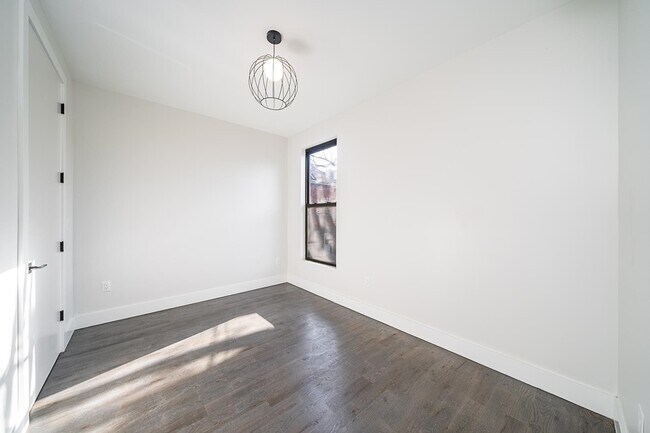 Building Photo - 63-65 Irving St