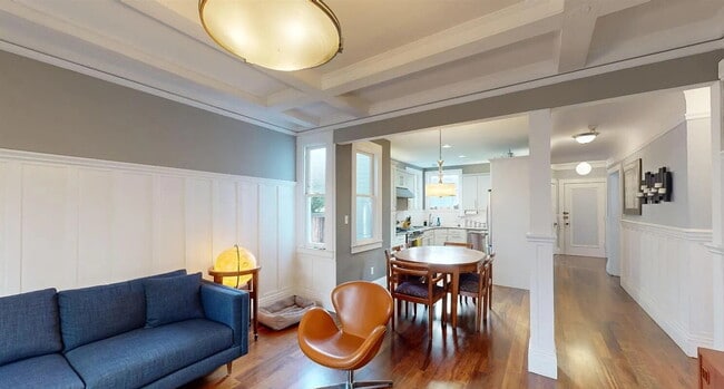 Building Photo - 1914 Pine St