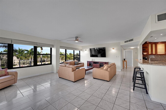 Building Photo - 3800 Galt Ocean Dr