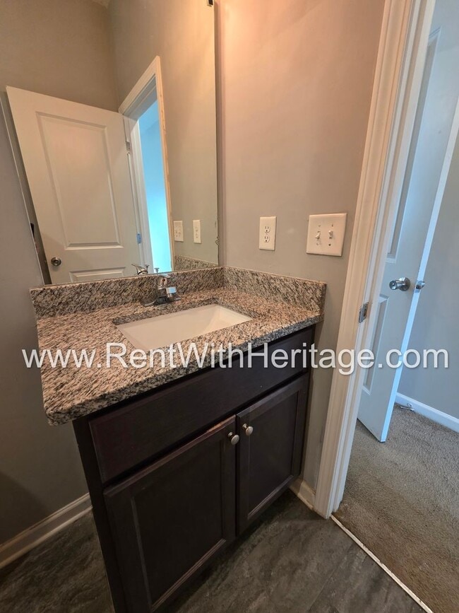 Building Photo - Awesome Ranch / Popular Carrollton Schools/ Near Adamson Square