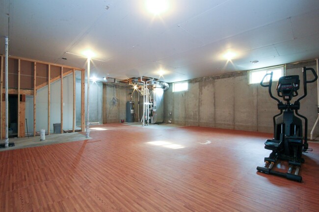 Building Photo - 2700 Dorman Ave