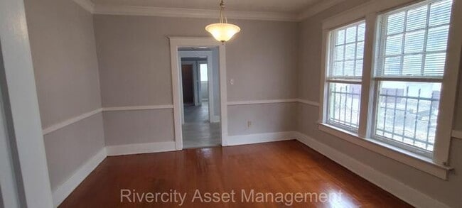 Building Photo - Charming Bungalow Near Downtown – Pet Frie...