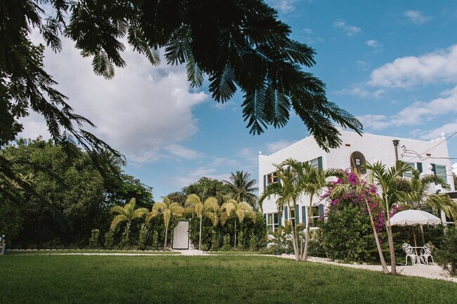 Building Photo - 610 38th St