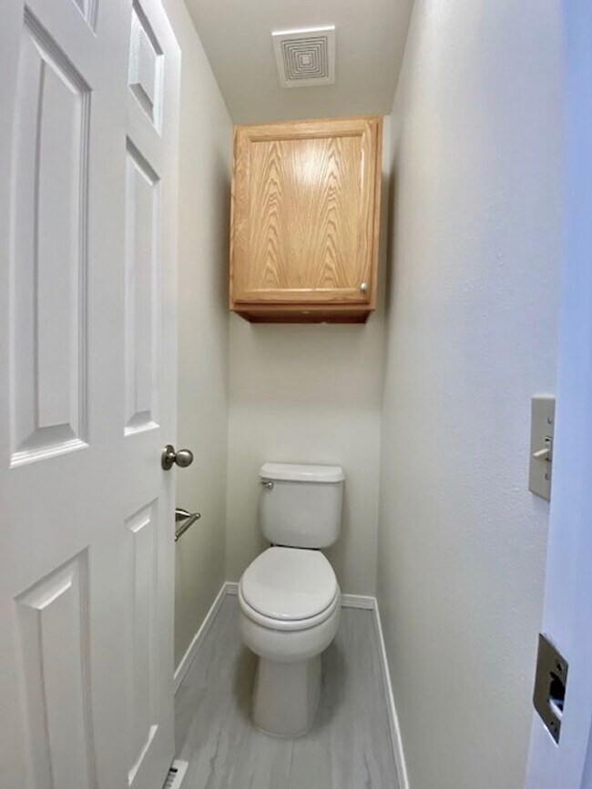 Building Photo - Spacious Briargate 4 Bedroom/3.5 Bathroom Home with huge Yard