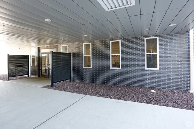 Building Photo - 280 PARK PLACE